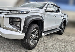 Matte Black Front Fog Light Lamp Cover For Mitsubishi Triton MR 2019 2020 GLX Matte Black Front Fog Light Lamp Cover For Mitsubishi Triton MR 2019 2020 GLX